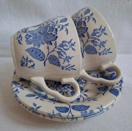 EIT English Ironstone Tableware Blue Rose kop & schotels, Ophalen of Verzenden