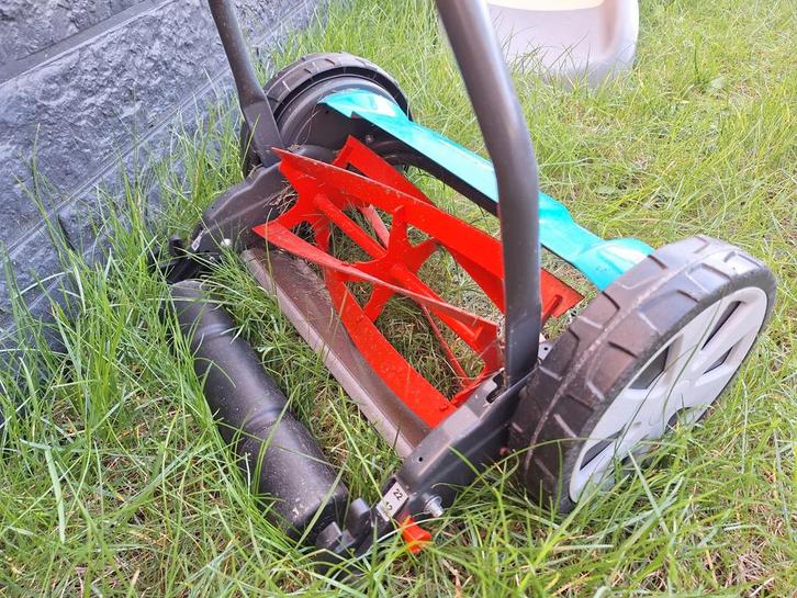 Handgrasmaaier Gardena 330, Tuin en Terras, Grasmaaiers, Zo goed als nieuw, Handgrasmaaier, 30 t/m 39 cm, Kooimesmaaier, Ophalen