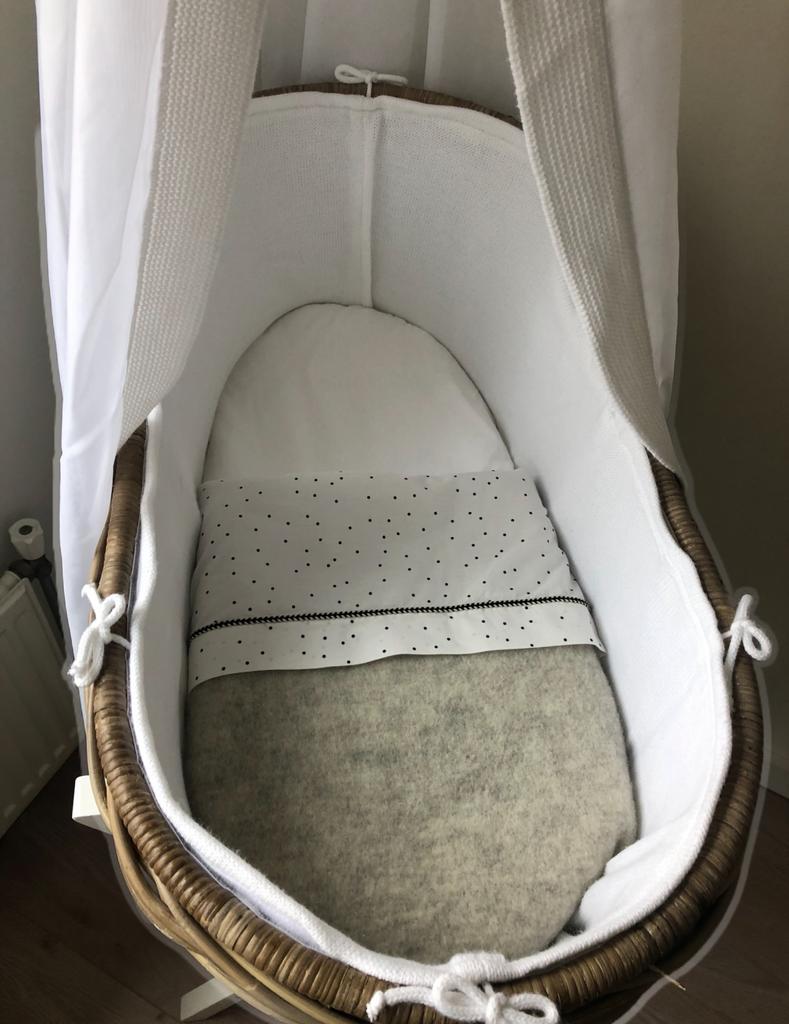 Kidsmill babywieg Mozes incl standaard en hemeltje, Ophalen, Zo goed als nieuw, Wieg