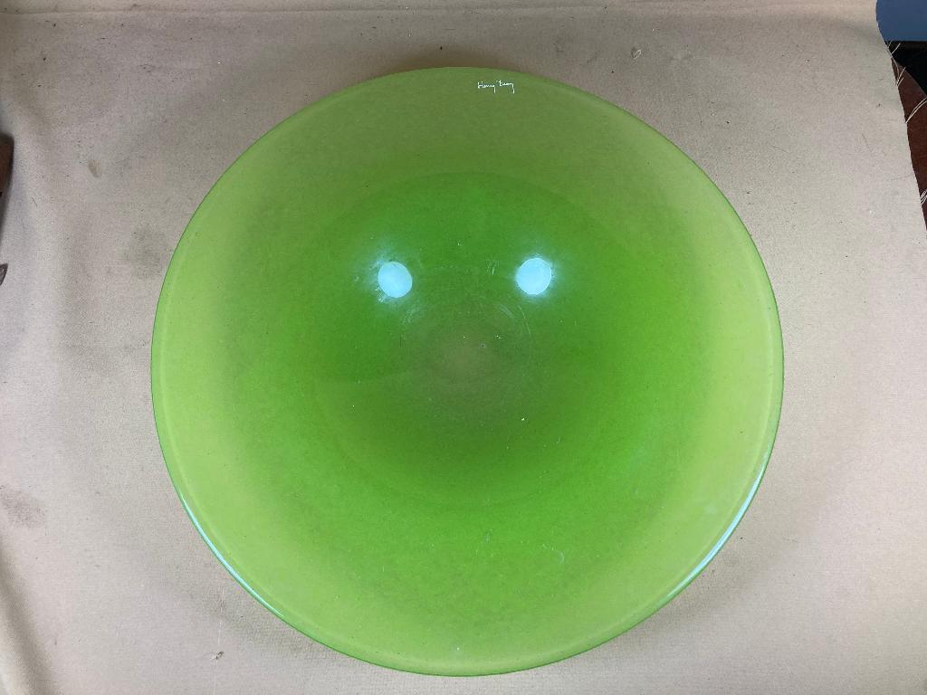 Grote mond geblazen groene schaal Henry Dean België, Antiek en Kunst, Ophalen of Verzenden