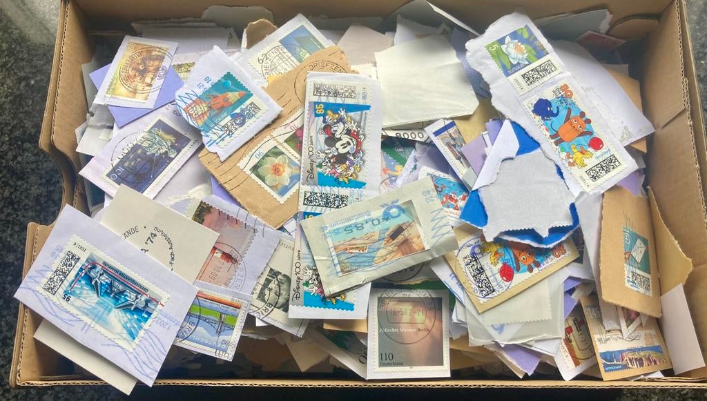 Postzegels Duitsland Modern 1.8 kilo op papier motief thema, Ophalen of Verzenden, Buitenland