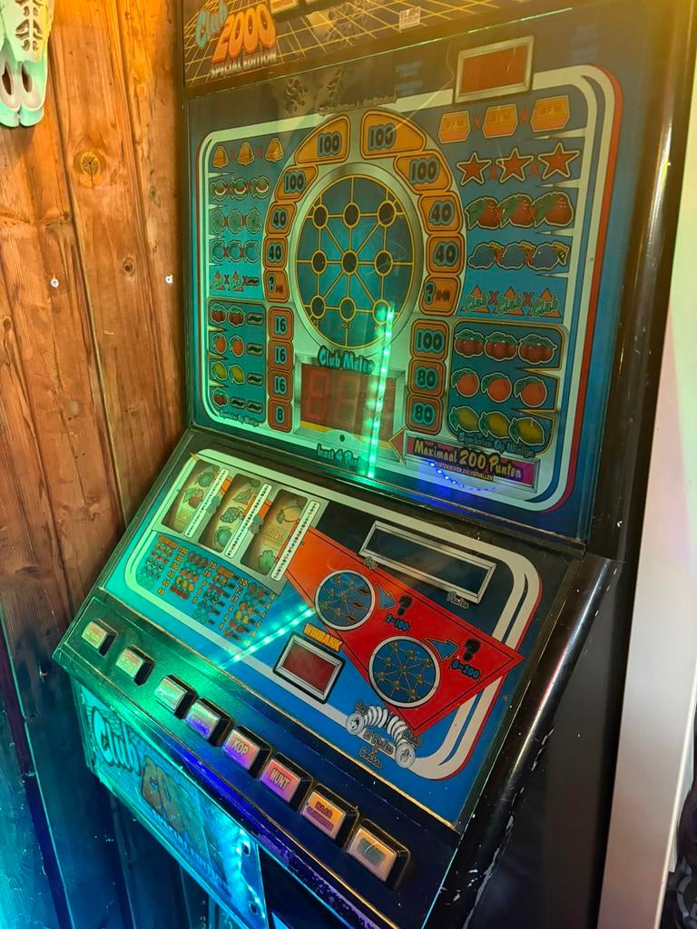GEZOCHT (hobby) reparateur voor m’n gokkasten, Verzamelen, Automaten | Gokkasten en Fruitautomaten, Euro, Ophalen, Gebruikt, Met sleutels