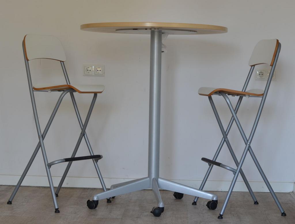 Bartafel + barstoelen, Ophalen, Gebruikt