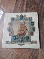 Tegel Holland Vrij 5 Mei 1945 Vintage Bevrijdingstegel 1940-, Ophalen of Verzenden