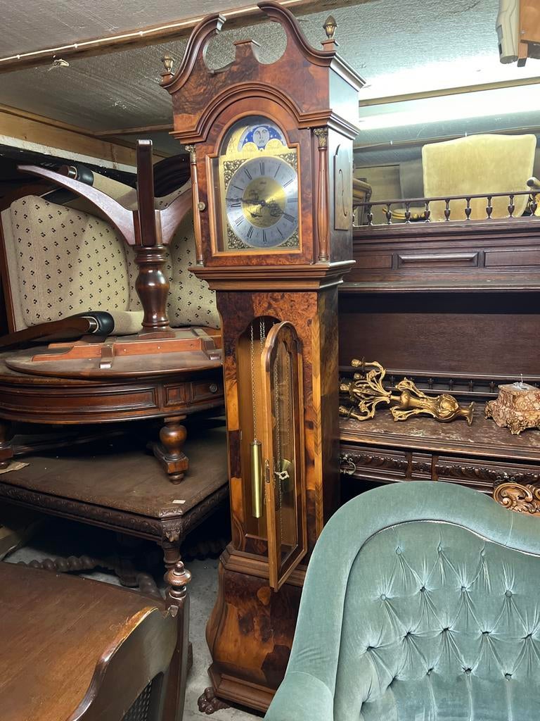 Antieke Wortelnoten Staande Klok met Maanstand, Ophalen