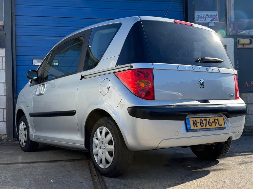 Peugeot 1007 1.4 2006 Grijs Automaat compact praktisch uniek, Auto's, Peugeot, Stof, 1360 cc, 4 cilinders, 4 stoelen