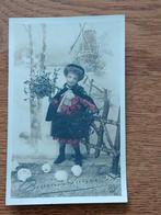 Oude Franse Ansichtkaart: Jongen met Bloemen en Molen, Ophalen of Verzenden