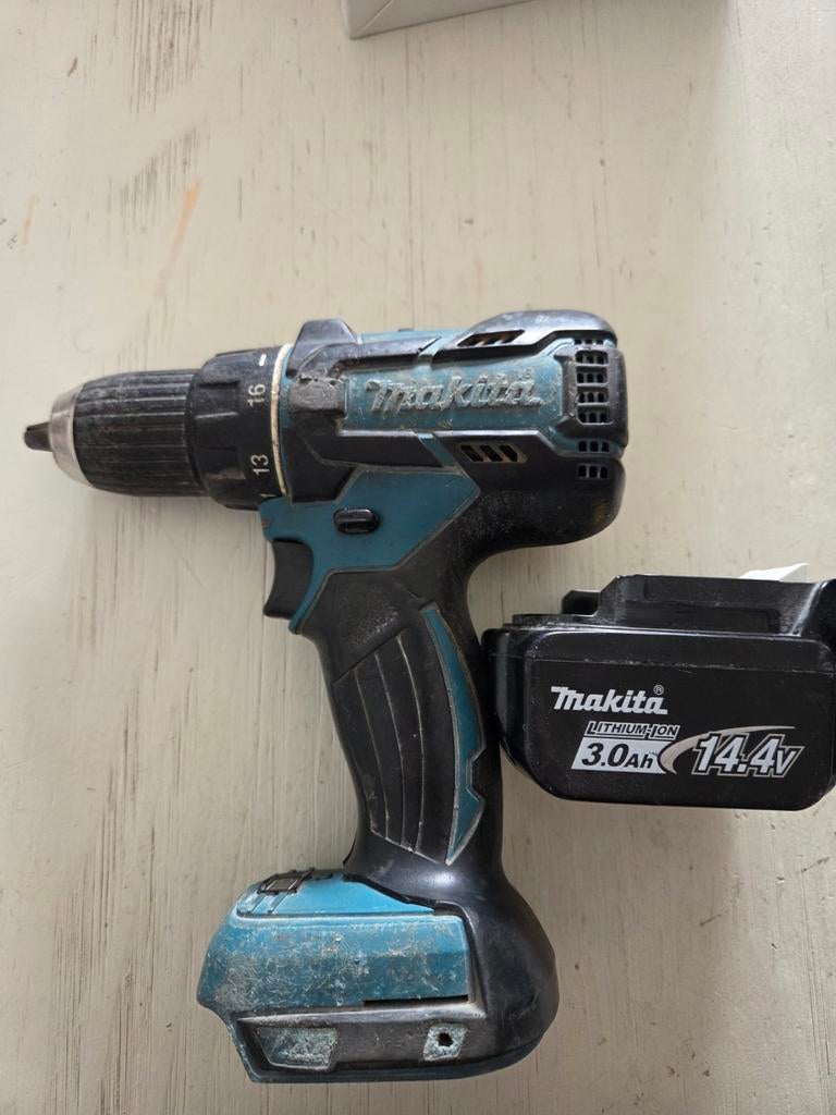 Makita DDF470 Schroefmachine 14.4V met accu, Gebruikt, Variabele snelheid, Ophalen of Verzenden, Boor- en Schroefmachine