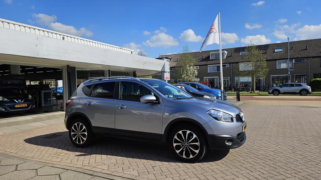 Nissan Qashqai 1.6 117pk Stop/Start Connect Edition, Stof, Zwart, 4 cilinders, 1210 kg