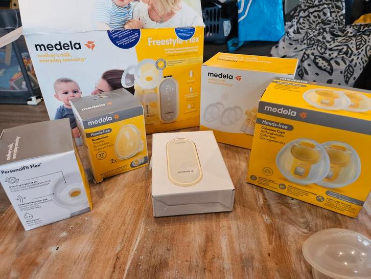Medela Freestyle Flex + Handsfree Cups + Extra's, Kinderen en Baby's, Babyvoeding en Toebehoren, Gebruikt, Borstkolf, Ophalen of Verzenden