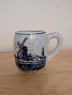 Delfts Blauw handgeschilderde mok, Antiek en Kunst, Antiek | Keramiek en Aardewerk, Ophalen