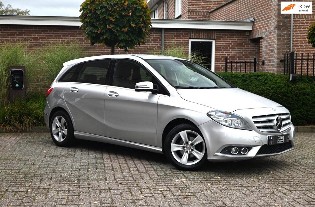 Mercedes-Benz B-klasse 180 Ambition 122 PK Camera Memory Sto, Voorwielaandrijving, Euro 5, Stof, 4 cilinders
