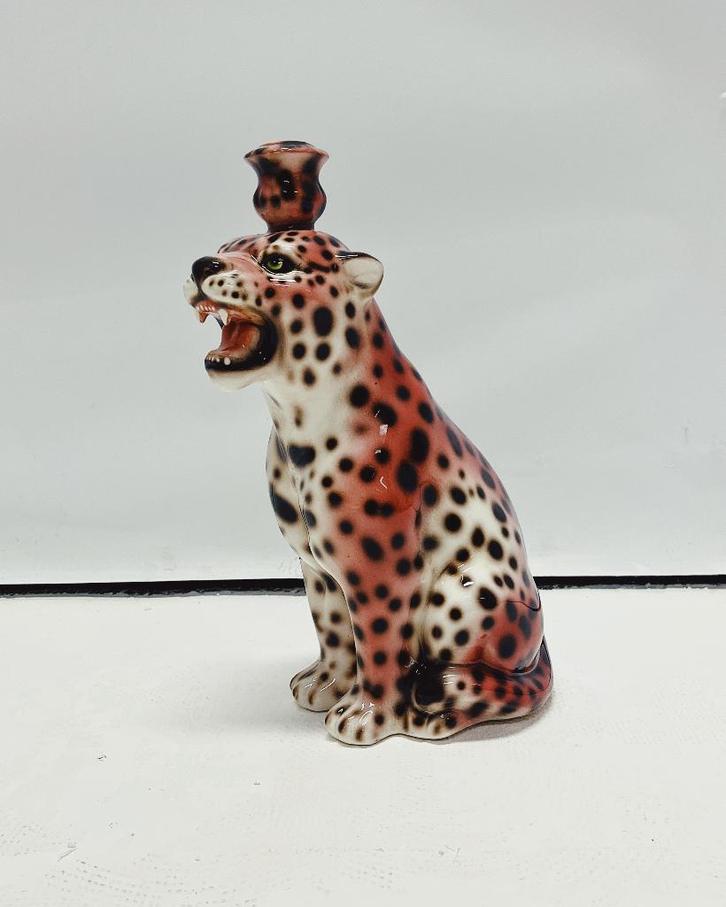 Luipaard Kandelaar Roze, Huis en Inrichting, Woonaccessoires | Kandelaars en Kaarsen, Nieuw, Kandelaar, 25 tot 50 cm, Overige materialen