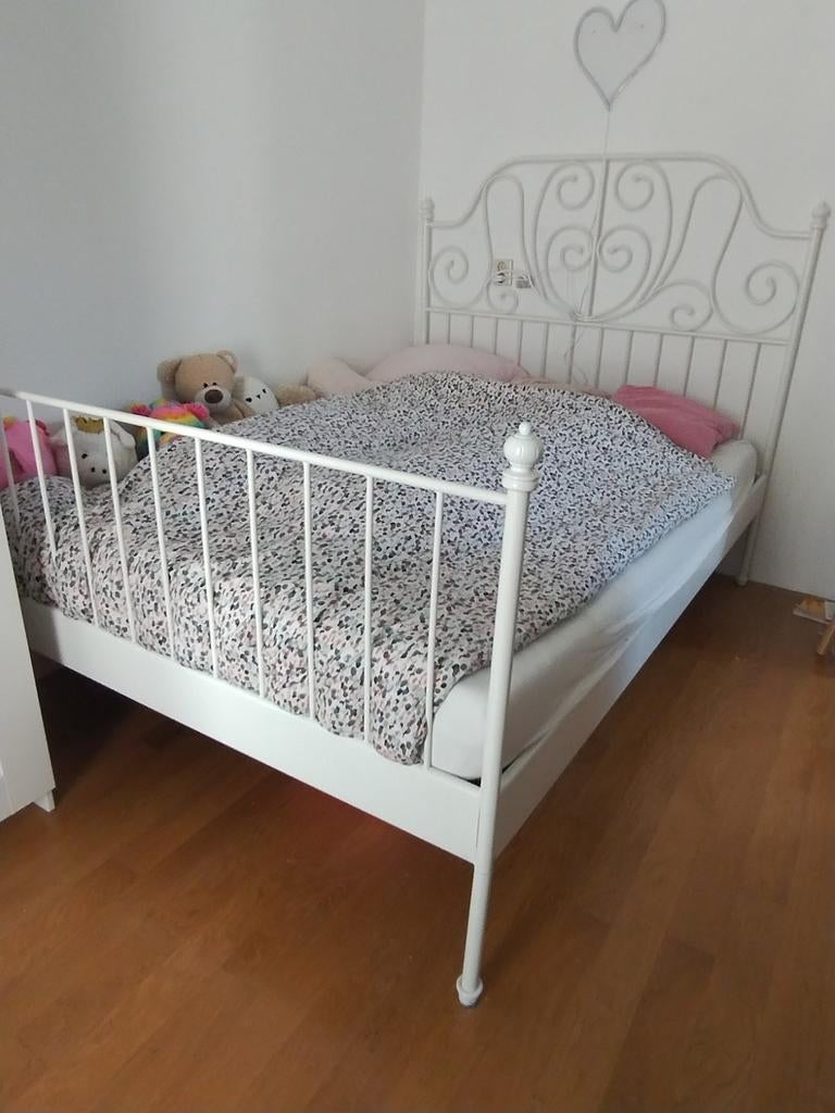 Wit metalen bedframe Ikea 140x200 cm met lattenbodem, Ophalen, Gebruikt, Wit, Tweepersoons