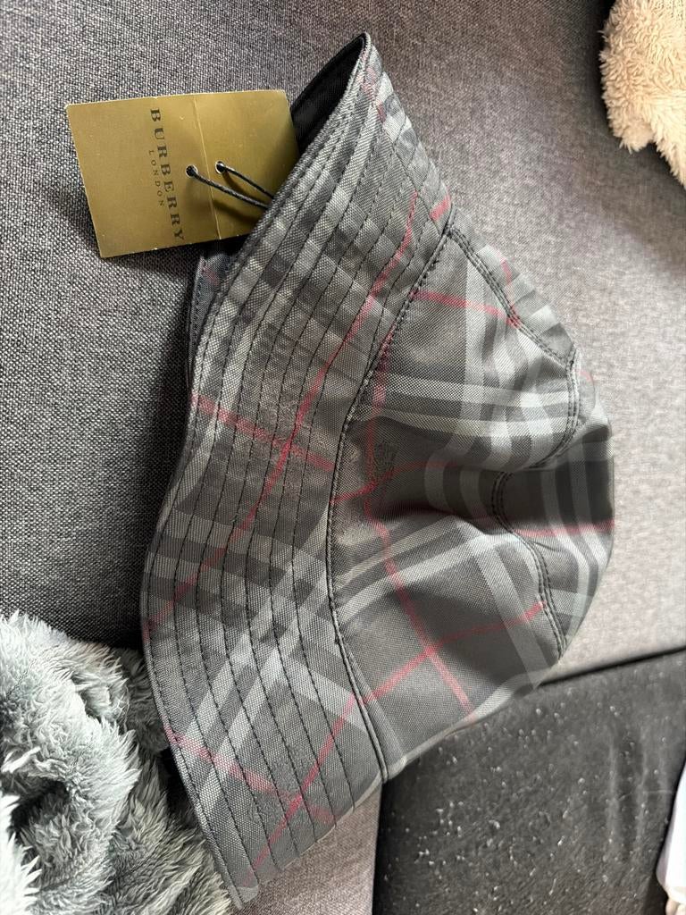 Burberry bucket hat, Ophalen of Verzenden, Nieuw, One size fits all, Hoed