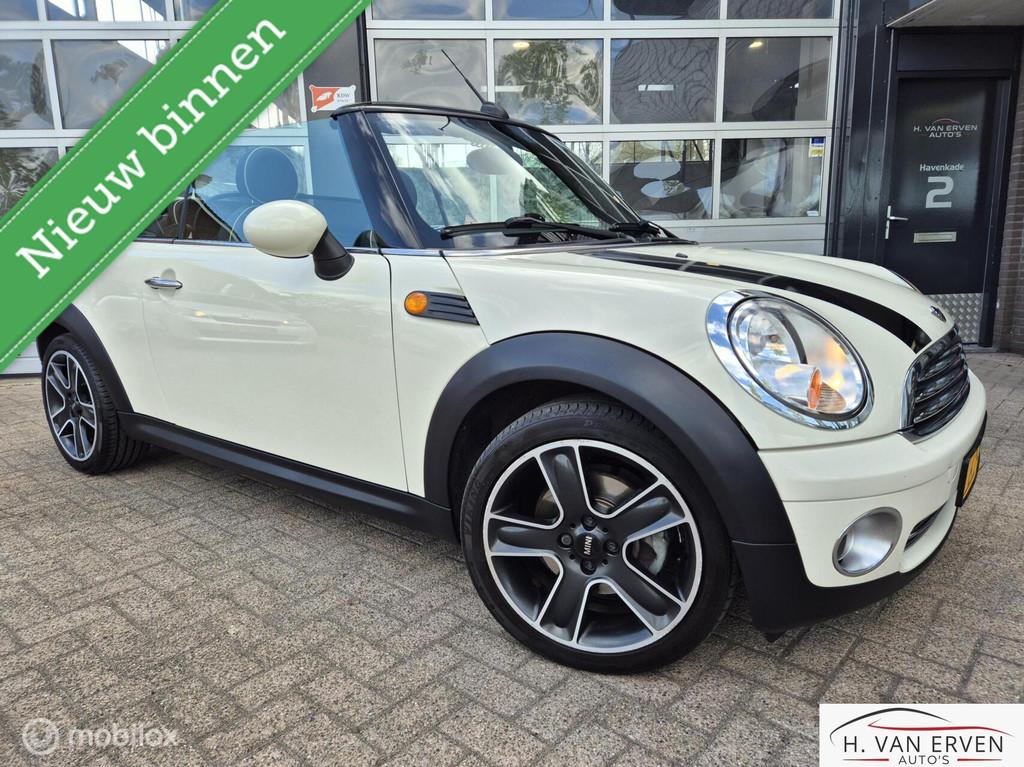 Mini Cabrio 1.6 Cooper Chili LEDER 17" PDC NAP!, 4 cilinders, Cabriolet, 4 stoelen, Bedrijf