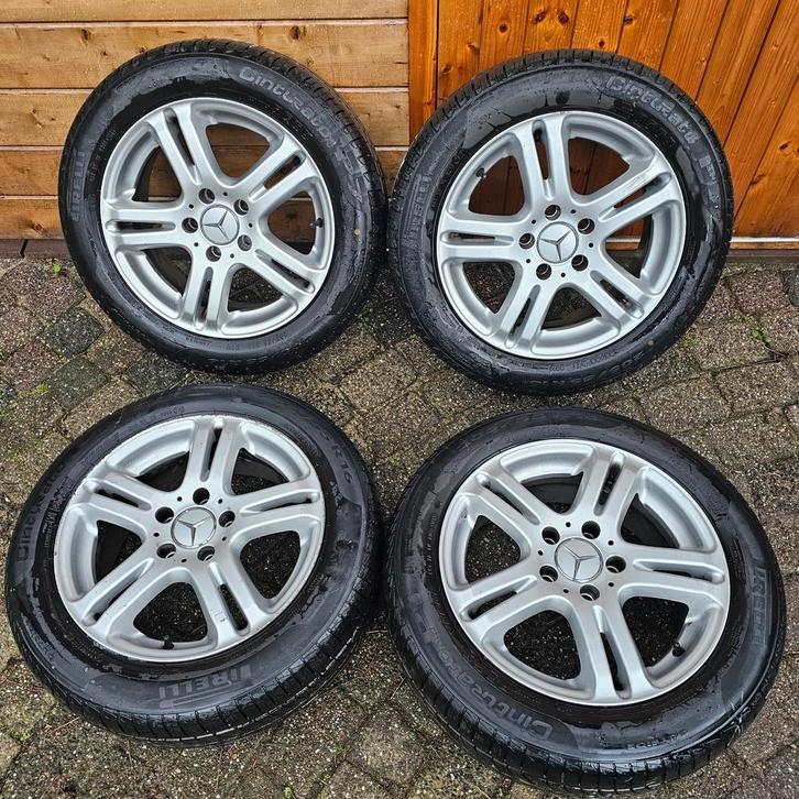 Mercedes velgen met goede zomerbanden 205/55-16, Auto-onderdelen, Banden en Velgen, Banden en Velgen, Zomerbanden, 16 inch, 205 mm