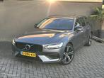 Volvo V60 2.0 B3 Momentum Automaat | 1e eig. | BTW | CarPlay, 15 km/l, Euro 6, 4 cilinders, 1969 cc