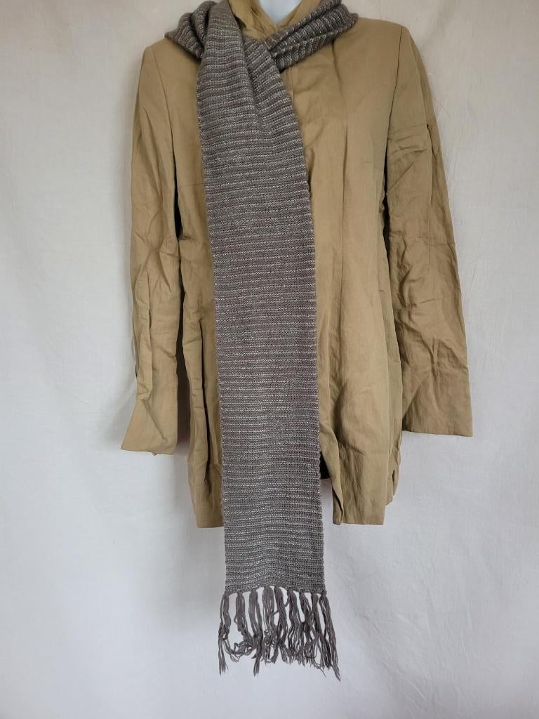 Mooie grijs-zilveren sjaal lamswol en angora merk Bijenkorf, Maat 38/40 (M), ., Ophalen of Verzenden, Zo goed als nieuw