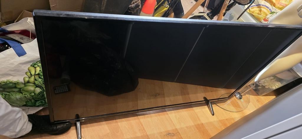 Medion tv met afstandsbediening, Ophalen, Gebruikt, Minder dan 60 watt, Overige merken