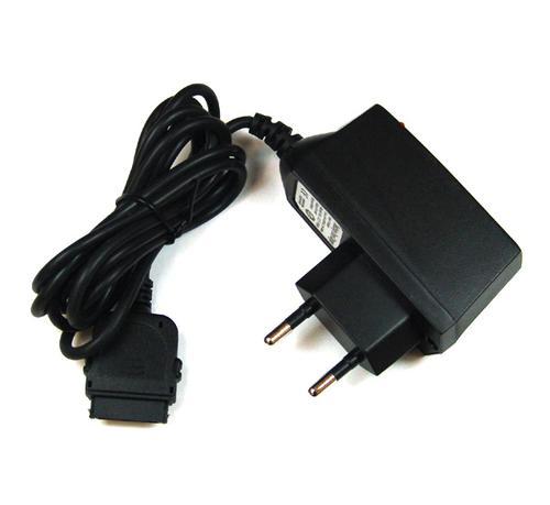 GSM netstroomlader Apple iPhone 3G/3GS/4/iPod zwart, Telecommunicatie, Mobiele telefoons | Telefoon-opladers, Nieuw, Verzenden