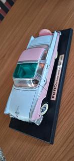 Modelauto Ford Fairlane Crown Victoria (1955) Roze, Ophalen of Verzenden, Zo goed als nieuw, Auto, Overige merken