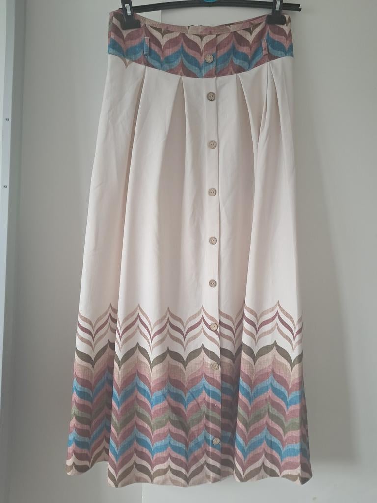 een mooie rok, Ophalen of Verzenden, Zo goed als nieuw, Zwart, Onder de knie