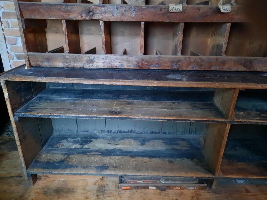 Oude toonbank winkelrek kast dressoir houten  brocante, Ophalen