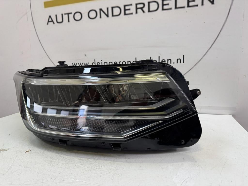 VW TIGUAN 5NB FACELIFT VOL LED KOPLAMP RECHTS 5NB941036C, Gebruikt, Volkswagen, Volkswagen AG, Berliner Ring 2
38440  Wolfsburg, DE
