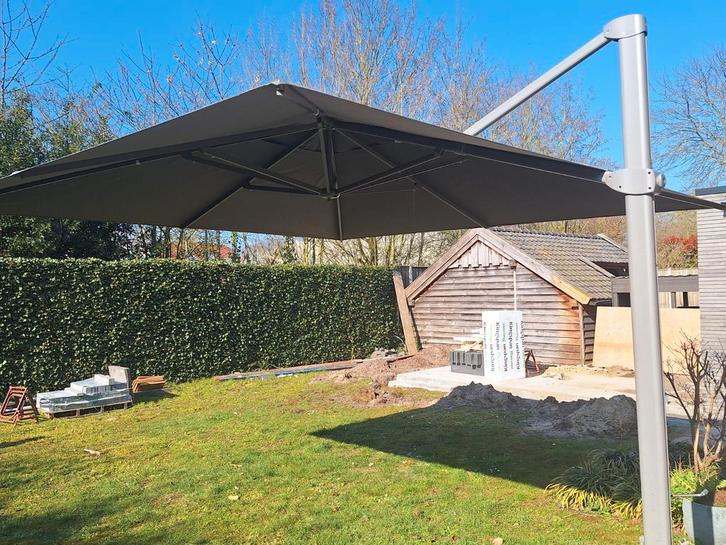 SOLERO Palestro Pro zweefparasol IZGS, Tuin en Terras, Parasols, Zo goed als nieuw, Zweefparasol, Meer dan 4 meter, Kantelbaar