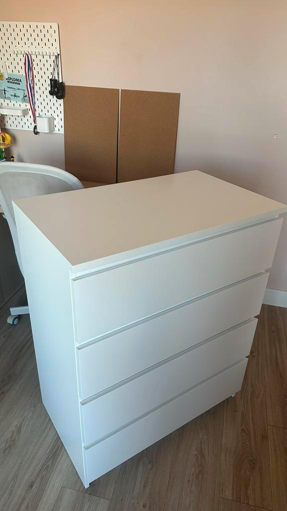 IKEA Malm Kast met 4 lades, Huis en Inrichting, Kasten | Kledingkasten, Zo goed als nieuw, 100 tot 150 cm, 50 tot 100 cm, 25 tot 50 cm