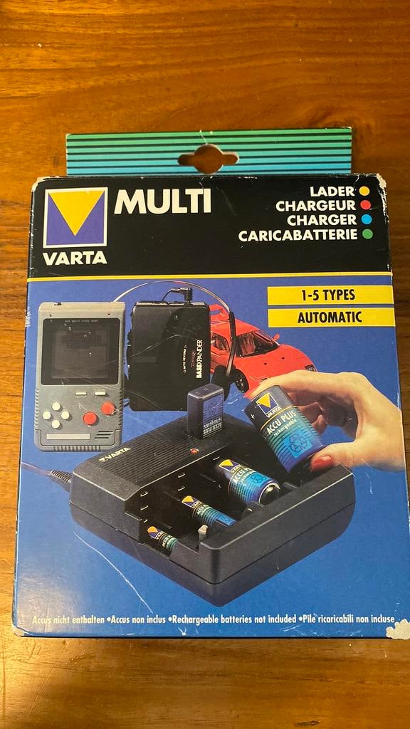NIEUWE VARTA MULTILADER INCLUSIEF OPLAADBARE BATTERIJEN, Ophalen, Nieuw, Oplaadbaar
