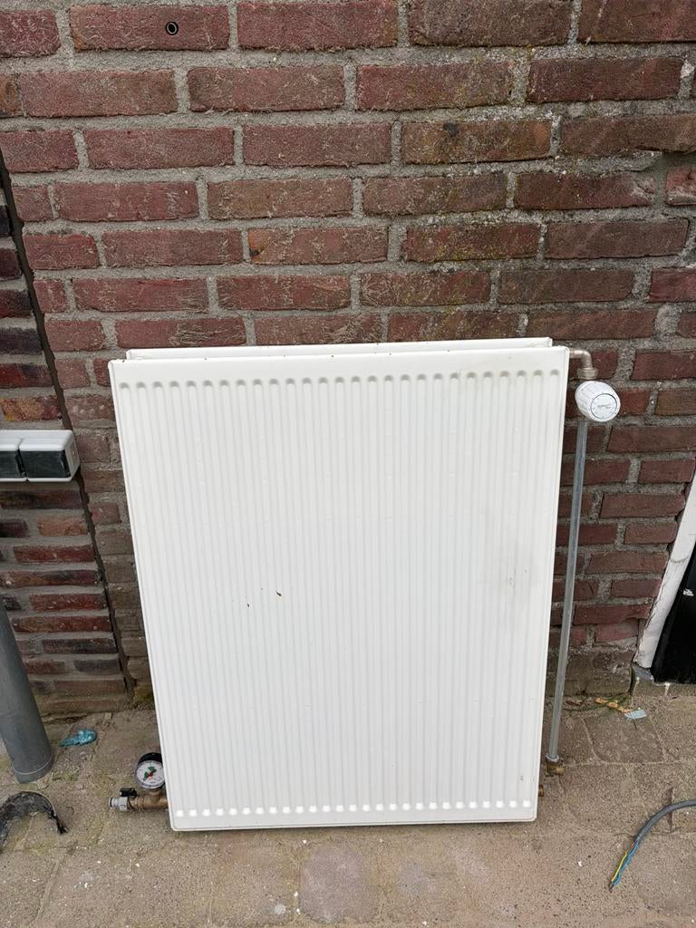 2 witte paneelradiatoren 200x50 90x70, Ophalen of Verzenden, Zo goed als nieuw, Radiator, 30 tot 80 cm