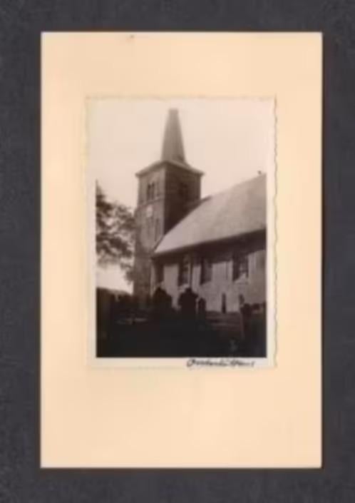 Foto Oosterlittens Margarethakerk Kerkhof Graven Jaren 30., Foto, Ophalen of Verzenden, Zo goed als nieuw, Gebouw