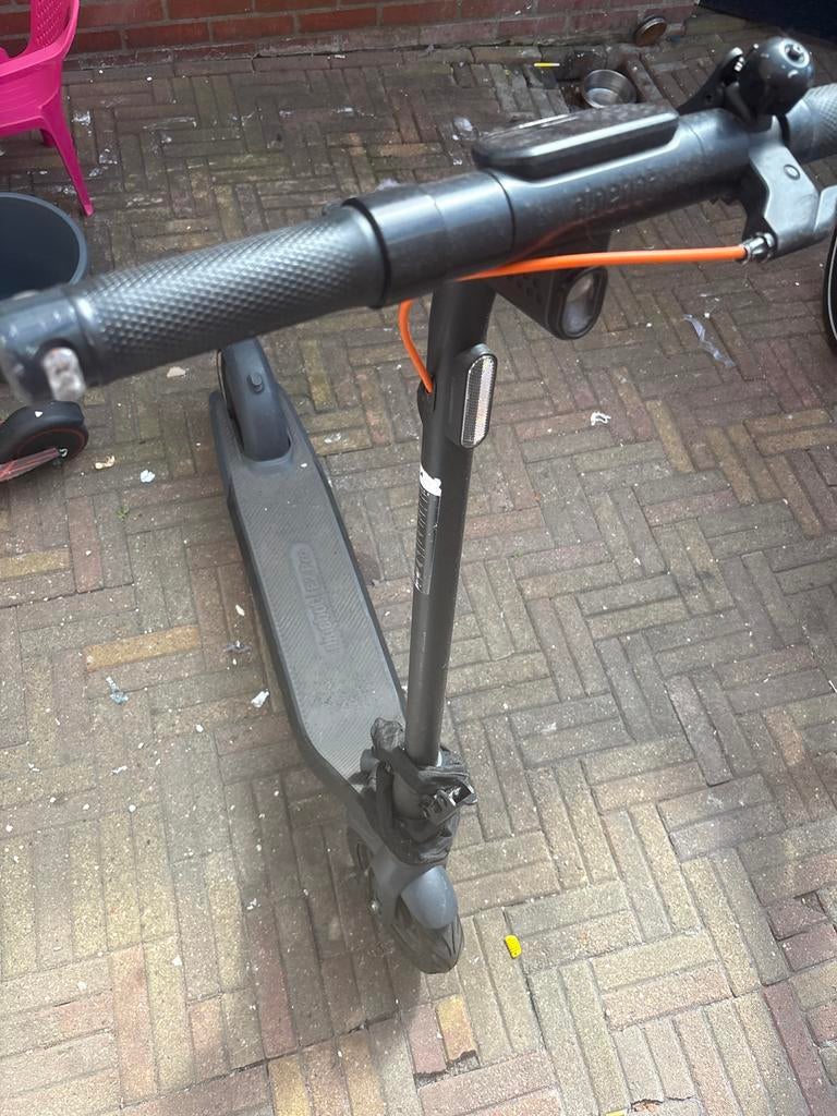 Ninebot E2 Pro elektrische step - 20km/u, incl. oplader, Ophalen, Gebruikt, Elektrische step (E-scooter)