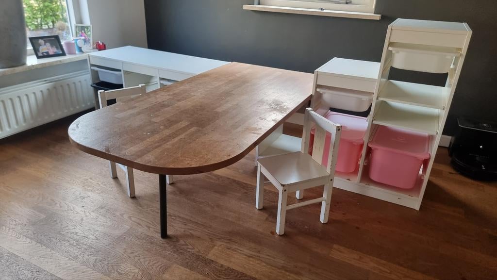 Ikea Trofast kasten met knutseltafel en 2 stoeltjes, Kinderen en Baby's, Kinderkamer | Commodes en Kasten, Ophalen, Gebruikt, Minder dan 50 cm