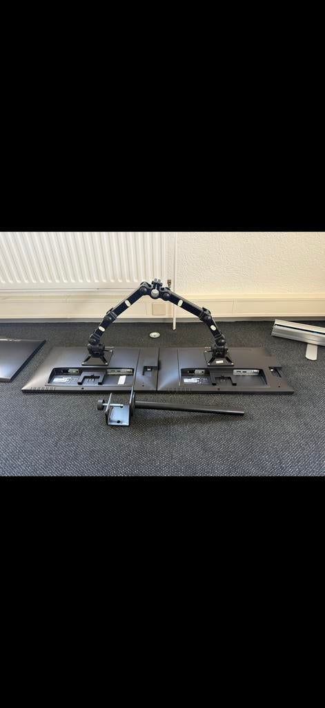 Iiyama monitor met houder, Computers en Software, Monitoren, Ophalen, Gebruikt