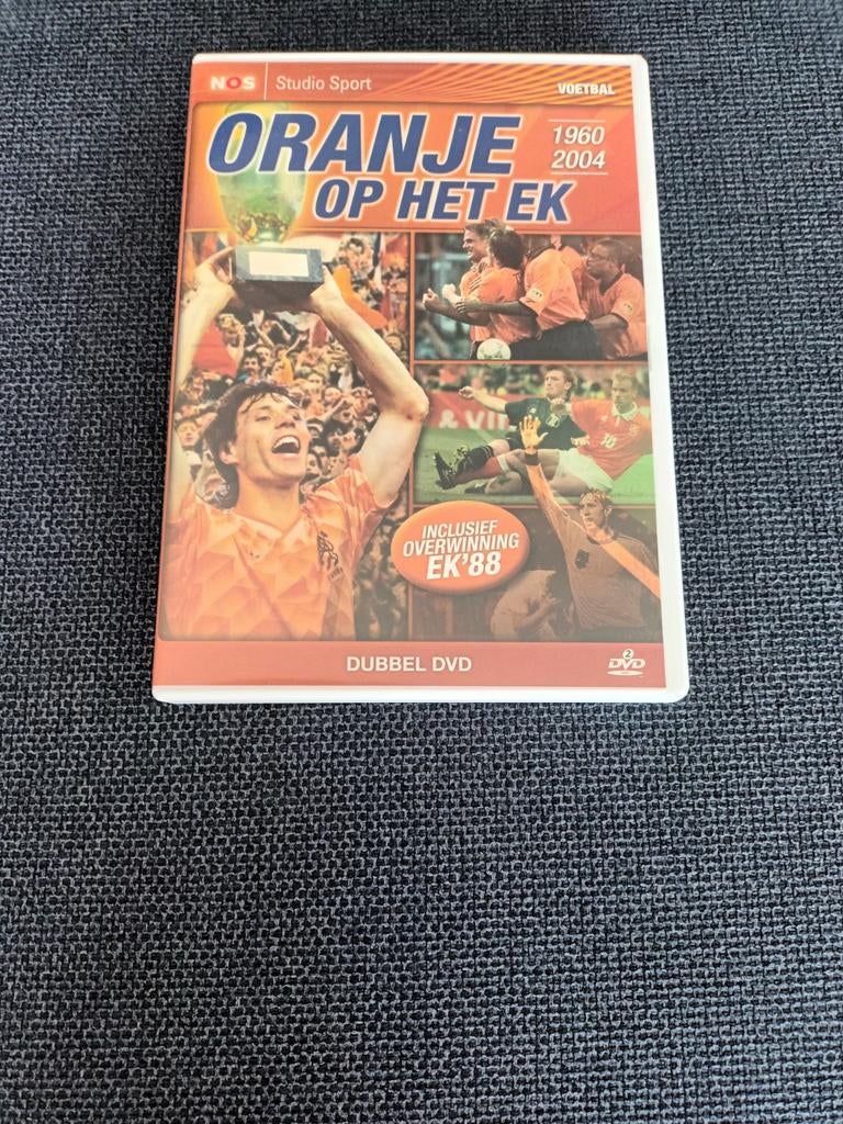 2 DVD - Historisch overzicht 1960 - 2004 . Oranje op het EK, Voetbal, Alle leeftijden, Boxset, Ophalen of Verzenden