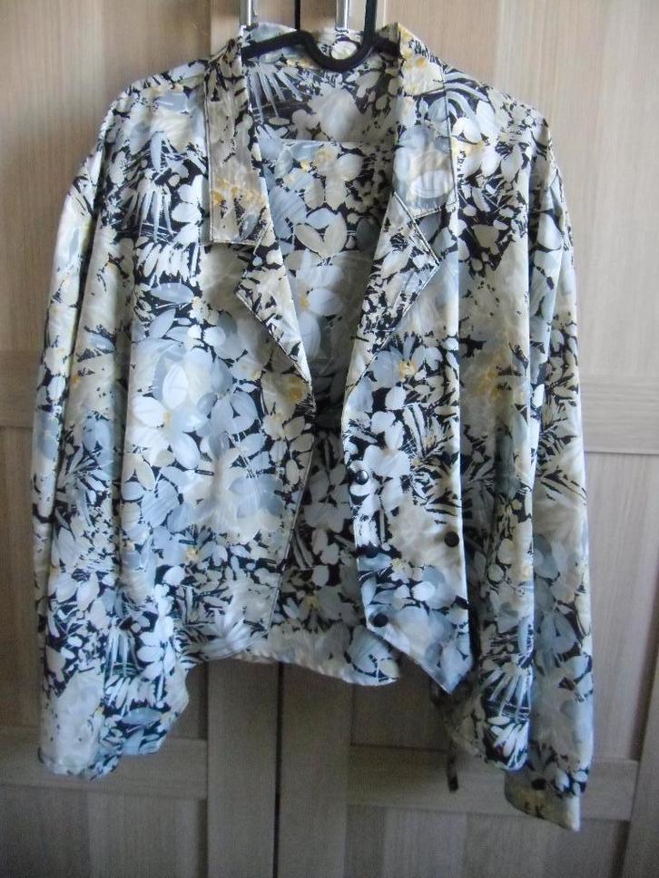 BOLEROJASJE & ROK set: bloemenpatroon grijs/beige/zwart/geel, Kleding | Dames, Grote Maten, Gedragen, Jurk, Beige, Ophalen of Verzenden