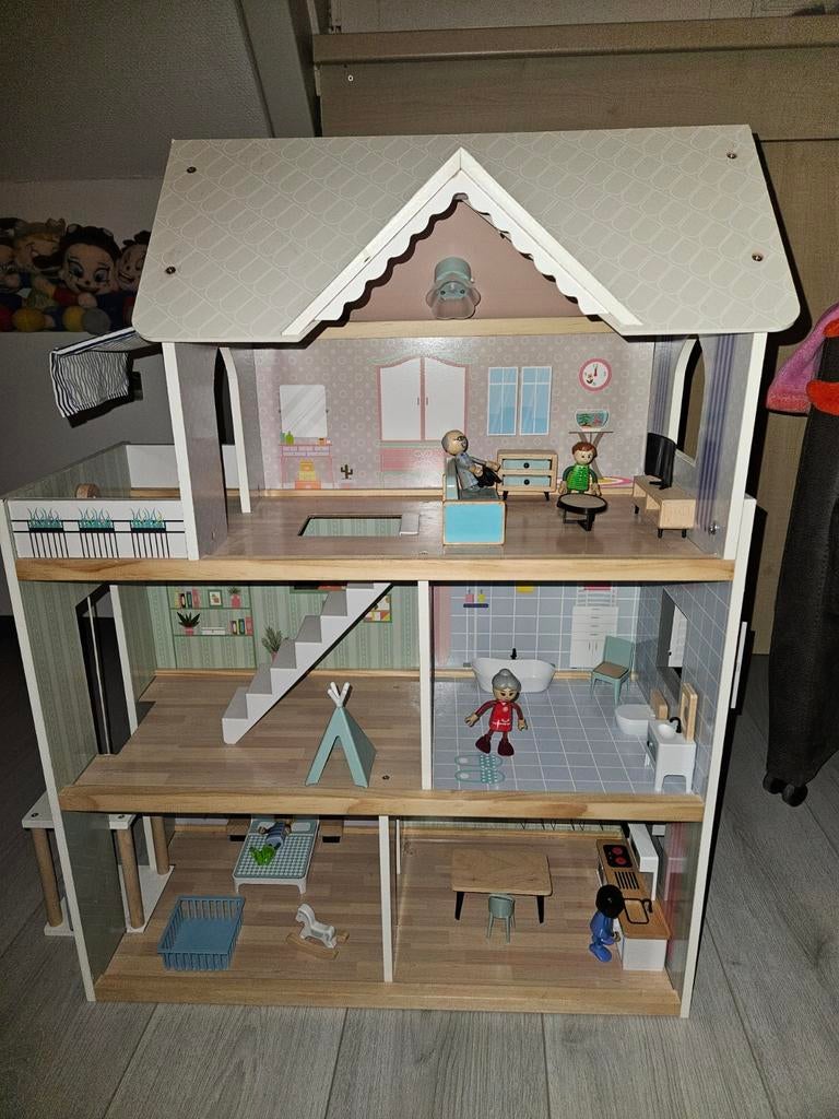 Leuk houten poppenhuis met accessoires, Kinderen en Baby's, Speelgoed | Poppenhuizen, Ophalen, Zo goed als nieuw, Poppenhuis