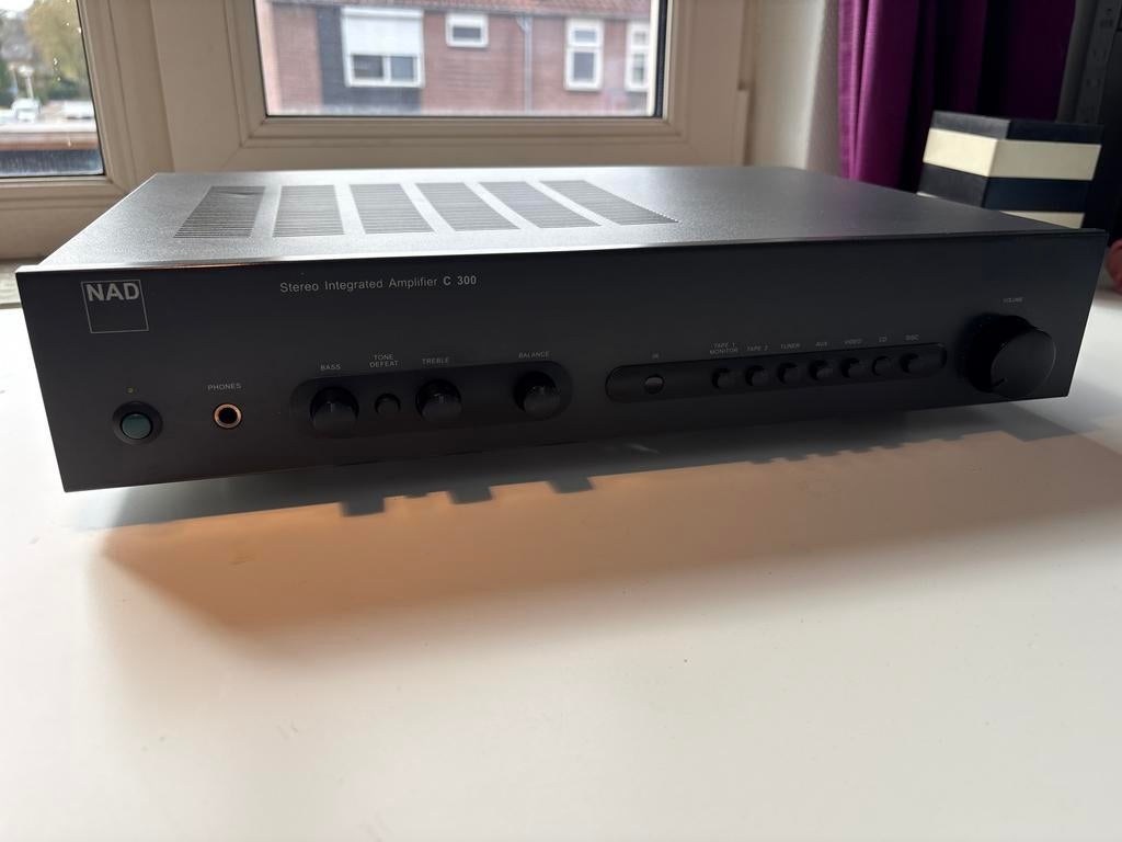 NAD C300 versterker - geheel getest., Overige merken, Gebruikt, Ophalen of Verzenden, 60 tot 120 watt