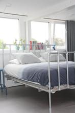 Stalen bedframe met lattenbodem, Huis en Inrichting, Slaapkamer | Bedden, Ophalen, Overige kleuren, Tweepersoons, Zo goed als nieuw