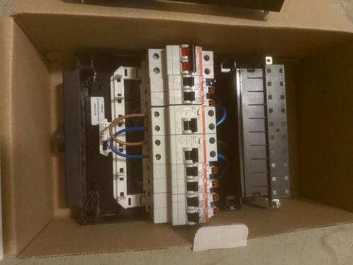ABB meterkast met met 6 automaten, Hobby en Vrije tijd, Elektronica-componenten, Zo goed als nieuw, Ophalen of Verzenden