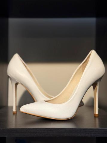 Pumps wit leer 39 beschikbaar voor biedingen