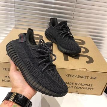 Yeezy Boost 350 v2 beschikbaar voor biedingen