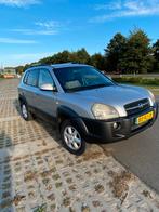 Hyundai Tucson 2.0 I 2WD 2005 Grijs, Auto's, Stof, 74 €/maand, 4 cilinders, Origineel Nederlands