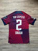 RB Leipzig Uitshirt 2023/2024 Simakan #2, Sport en Fitness, Voetbal, Maat S, Ophalen of Verzenden, Zo goed als nieuw, Shirt