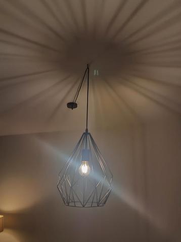 Plafondlamp beschikbaar voor biedingen