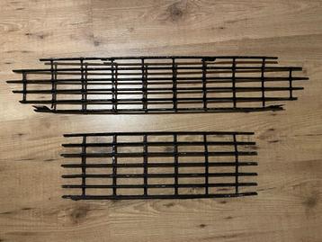 Fiat 124 Spider grilles (set - boven en onder, zwart) beschikbaar voor biedingen