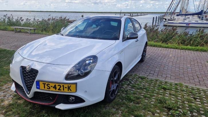 Alfa Romeo Giulietta 1.4 Turbo 2018 Automaat Wit, Auto's, Alfa Romeo, Particulier, Giulietta, Airbags, Airconditioning, Bluetooth